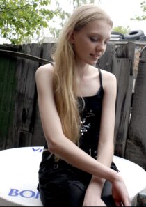 دانلود مستند Girl Model 2011378951-728933672