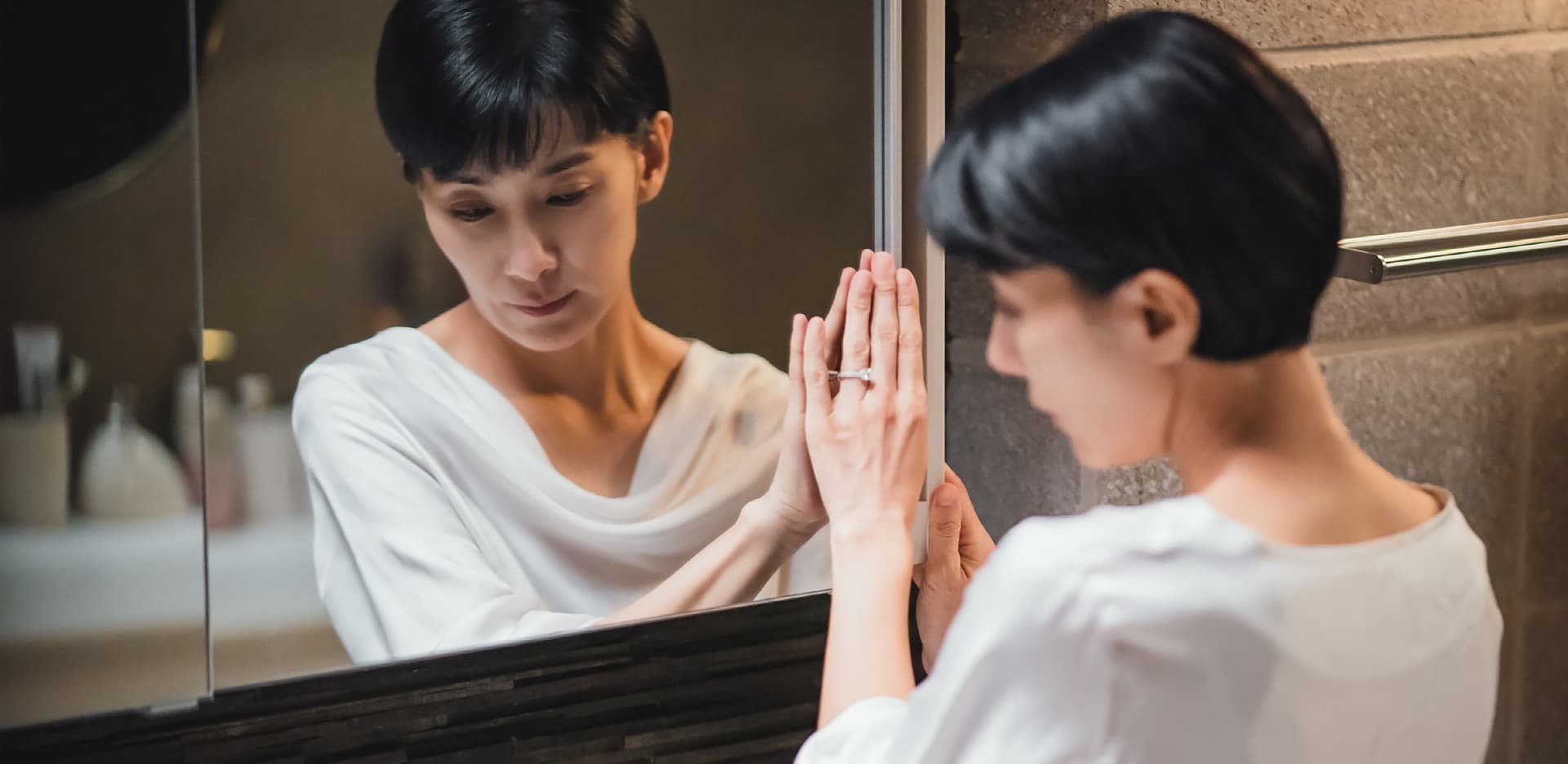 دانلود سریال کره‌ای Pale Moon