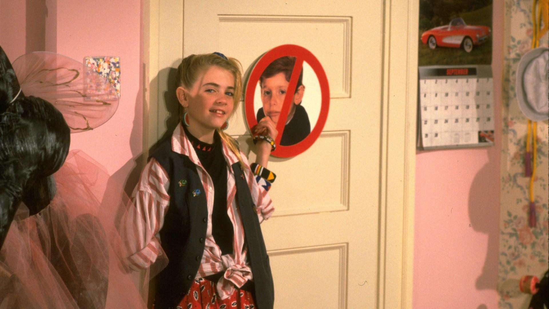 دانلود سریال Clarissa Explains It All