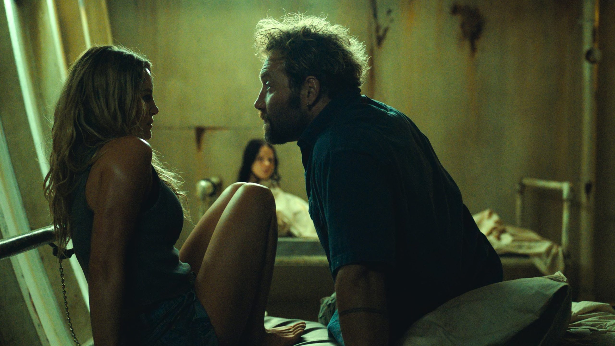 دانلود فیلم Dangerous Animals 2025