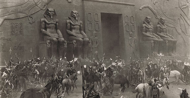 دانلود فیلم The Ten Commandments 1923